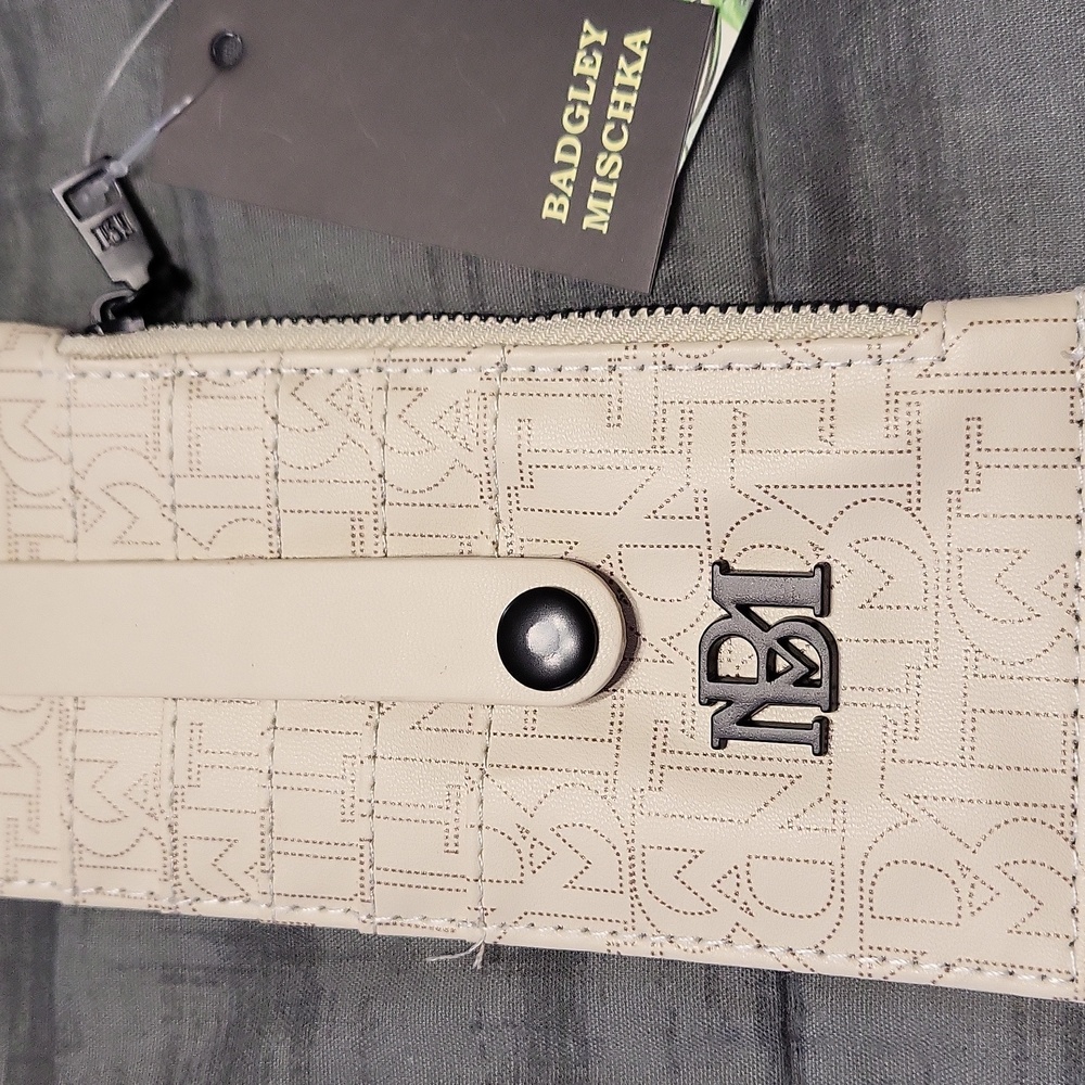 Badgley Mischka Cream Embossed Logo Card Wallet with Zip